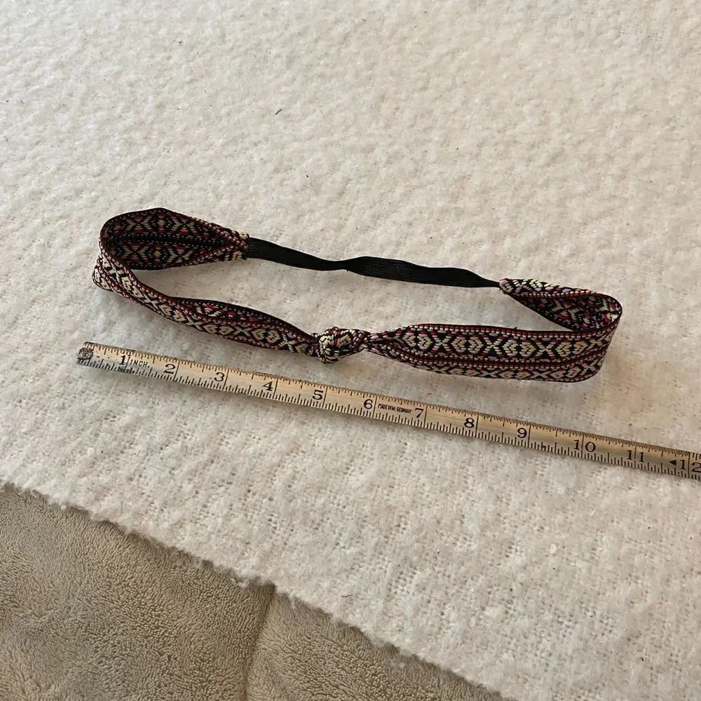 Aztec Print Headband with Knot Design - Picture 3 of 3